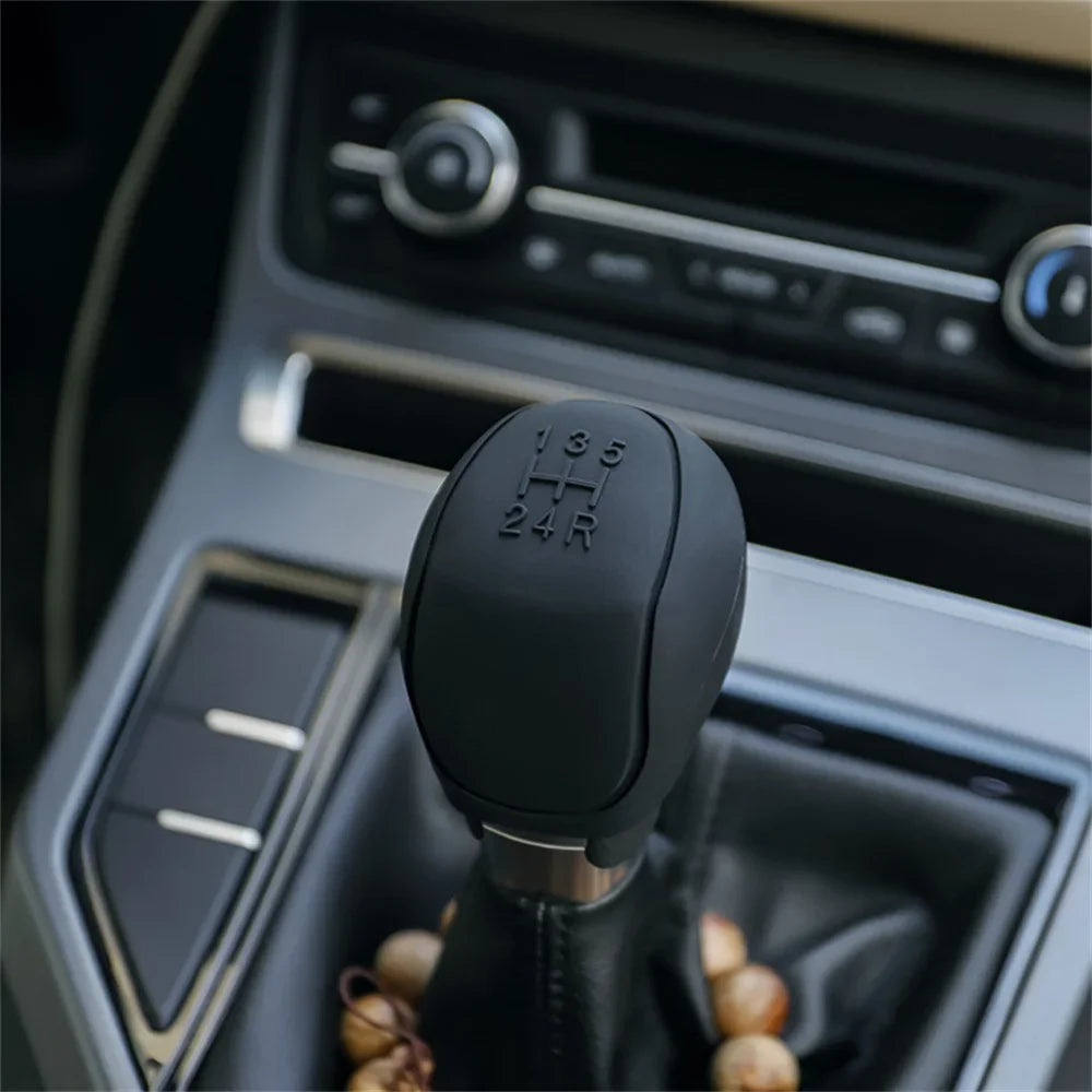 "Universal set of anti-slip silicone gear lever and handbrake covers"