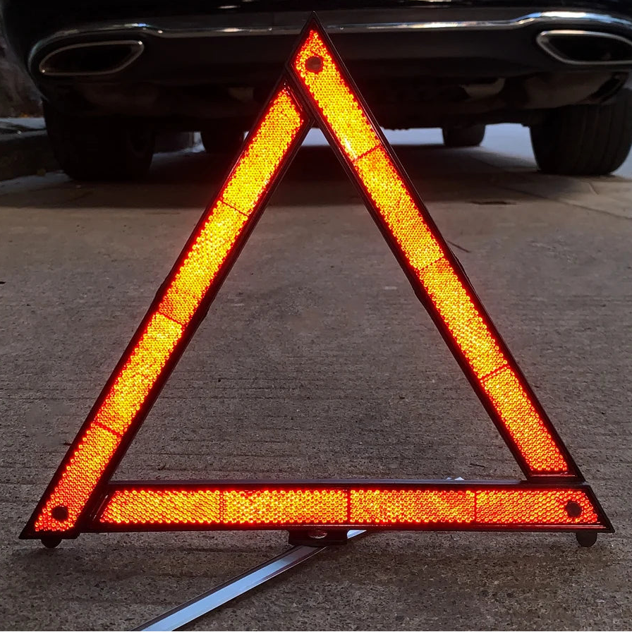 Car emergency triangle reflector - 40x40x9cm, foldable for roadside visibility. Warning: do not use near moving traffic. Safe