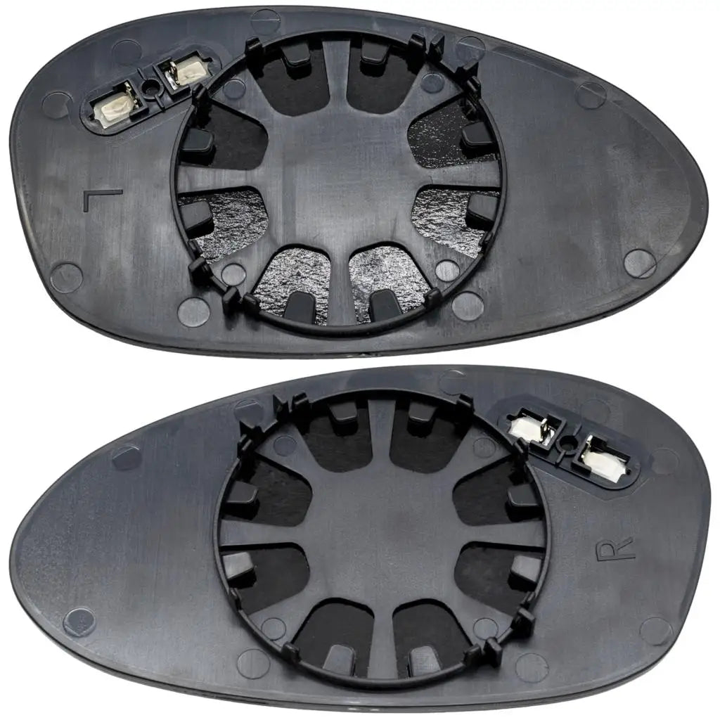 Black plastic door handle covers for BMW E46 E90 E91 E87 E88 (left and right), heat-activated.
